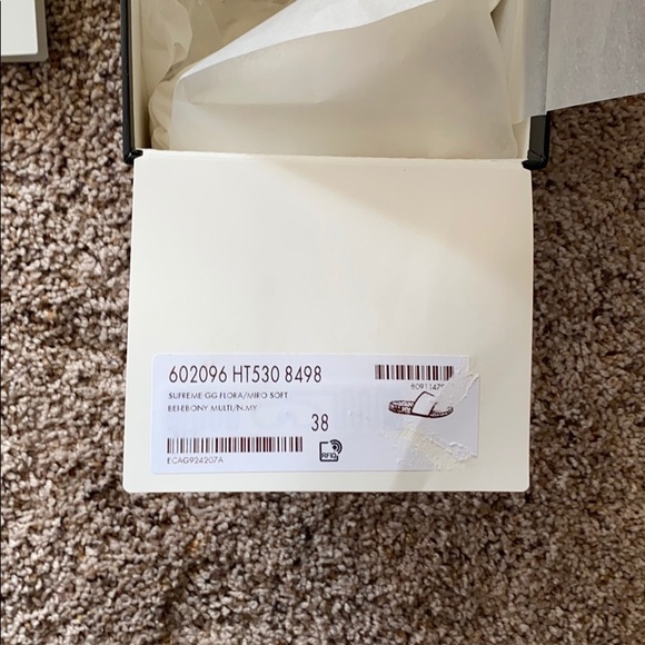 Authentic Gucci slides - Picture 6 of 7